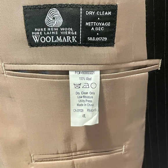 Calvin Klein Black Pinstripe Mens Suit coat - Picture 2 of 3